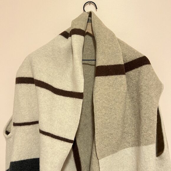 NWOT Wood Wood 100% Lambswool Shall Cape Women's One Size - Picture 4 of 6